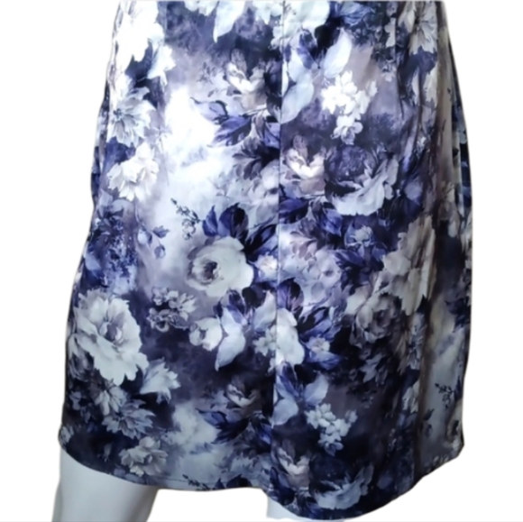 NWOT Latin Quarters  Wight & Purple 💜 Floral Stain Women's Dress Size L - Picture 9 of 16